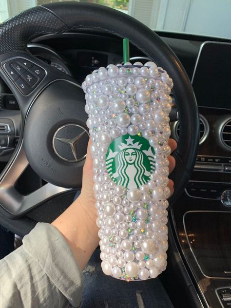 Free Starbucks Gift Card, Bling Cups, Starbucks Cup Design, Starbucks Cup Art, Starbucks Diy, Rhinestone Cups, Bling Ideas, Rhinestone Projects, Rhinestone Crafts