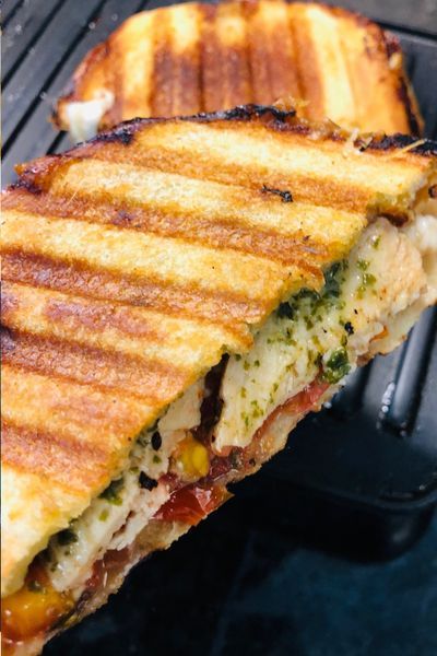 Chicken Caprese Panini, Healthy Panini, Panini Ideas, Best Panini Recipes, Panini Press Recipes, November Meals, Chicken Panini Sandwiches, Chicken Caprese Sandwich, Woodland Picnic