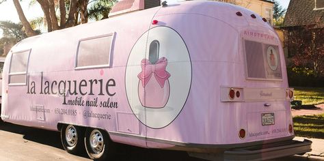 How A Pink 'Mobile Nail Salon' Became The Latest Perk For Googlers Mobile Nail Salon, Pink Trailer, Mobile Hair Salon, Mobile Beauty Salon, Mobile Spa, Mobile Nails, Pink Mobile, Mobile Beauty, Fashion Truck