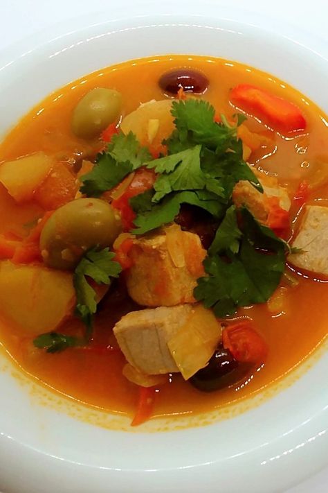 Seafood Soups And Stews, Tuna Soup, Steak Stew, Seafood Soups, Tuna Burgers, Seafood Shop, Tuna Steak, Fish And Vegetables, Yellow Potatoes