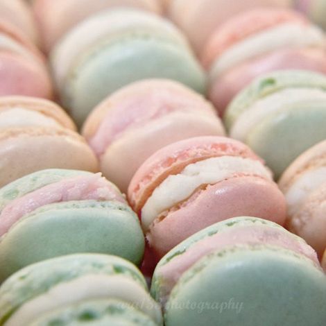 macarons Pastel Colors Fashion, Pastel Macaroons, Pastel Macarons, Deco Pastel, Style Hairstyle, Dessert Bar, French Macarons, Nordic Interior, Pretty Pastel