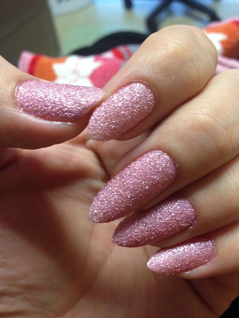 Sally hansen pink sugar coat nail polish #220 treat-heart pink mani nails Sugar Coat Nails, Sugar Nails, Top Coat Nail Polish, Infinity Nails, Pink Glitter Nails, Manicure Gel, Cream Nails, Rose Nails, Nail Designs Spring