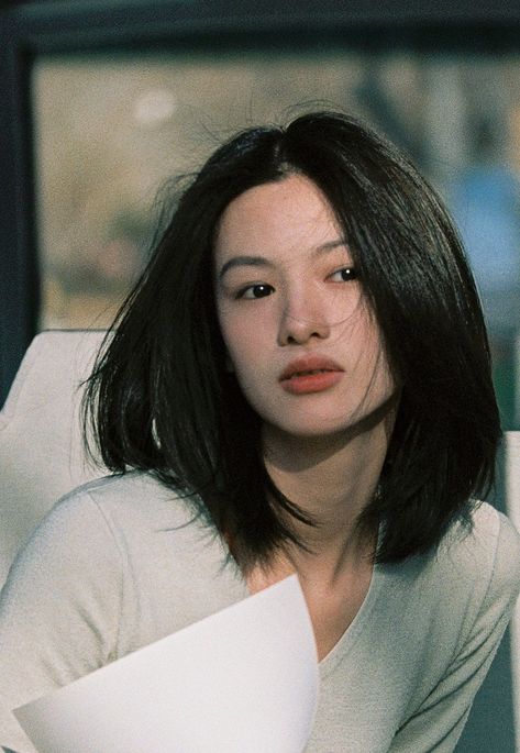 Qiu Tian. She gives me 90s asian actress vibes but also looks good on trendy styles : r/VindictaRateCelebs Asian Actress, 90s Actresses, Models 90s, Creative Makeup Looks, Female Actresses, Aesthetic People, Hair Stylist Life, Asian Hair, Fashion People