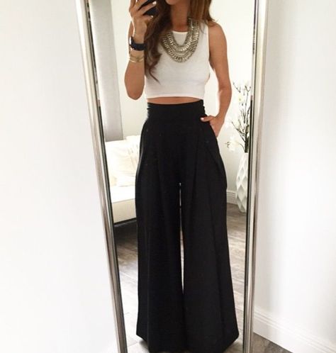 Palazzo Pants Outfit, High Waisted Palazzo Pants, Smart Clothes, Office Wardrobe, Video Tiktok, Minimalist Life, Elegante Casual, Photography Lifestyle, Popular Outfits