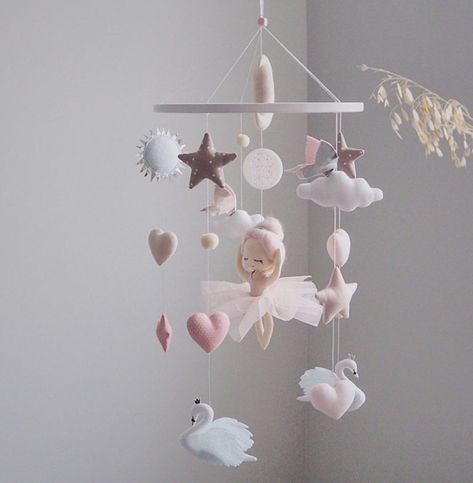 Swan Mobile, Flamingo Mobile, Mobile Girl, Baby Mobile Felt, Baby Mobil, Butterfly Mobile, Girl Cribs, Diy Bebe