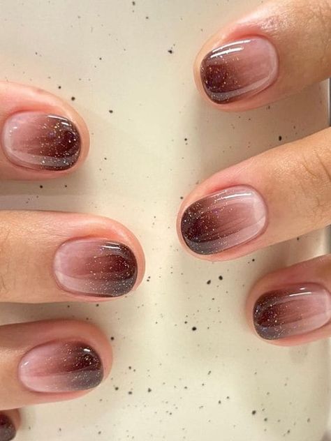 Gradation Nail Art, Kuku Nail Art, Nail Art Simple Brown, Brown Nail Art Chocolate, Nail Ombre Designs, Ombre Brown Nails, Pink Brown Nails, Nail Art Short Nails Simple, Taupe Nail Designs