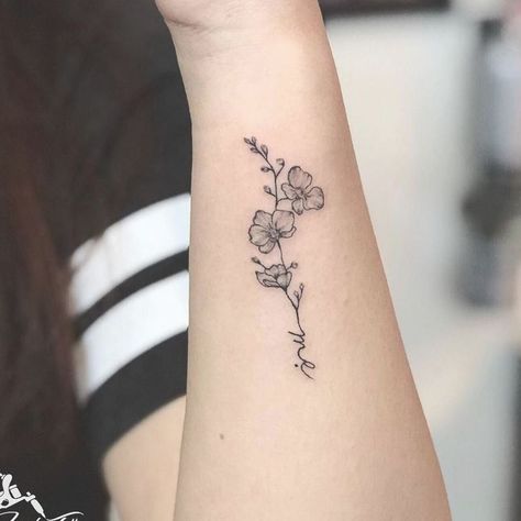 Tattoos For Your Parents, Flower Tattoos Meanings, Aster Tattoo, Dogwood Tattoo, Dogwood Flower Tattoos, Best Tattoo Ideas For Men, Simple Tattoos For Women, Flower Tattoo Ideas, Orchid Tattoo