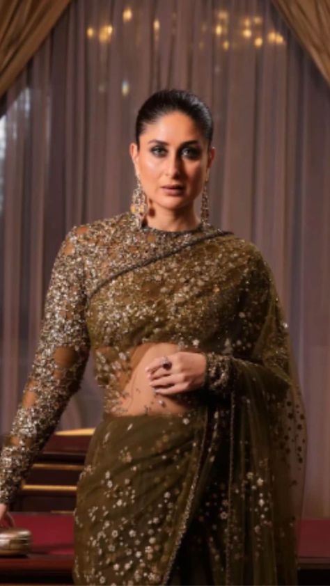 Saree Wearing Styles, Floral Print Sarees, Fancy Sarees Party Wear, Indian Saree Blouses Designs, Simple Sarees, Kareena Kapoor Khan, Net Saree, Fancy Dress Design, Stylish Sarees