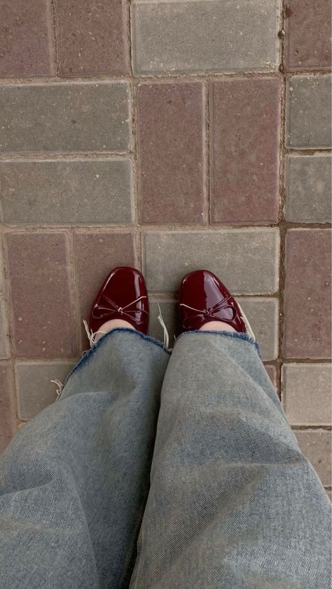 Red Clean Aesthetic, Aesthetic Shoe Pics, Cherry Red Shoes, Burgundy Flats Outfit, Ballet Flats Aesthetic, Red Ballerina Shoes, Fashion Pink Aesthetic, Aesthetic Ballerina, Red Ballet Shoes