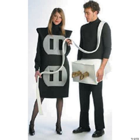 Famous Twin Costumes, Plug And Socket Costume, Costume Halloween Duo, Couple's Costume, Could Be Us, Funny Couple Halloween Costumes, Couple Costumes, Funny Couple, Creative Costumes