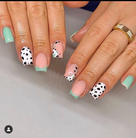 Cowprint French Tip Nail Design, March Nail Designs Spring, Stagecoach Outfits, Lightning Nails, Country Acrylic Nails, Rodeo Nails, Cowboy Nails, Football Nails, Western Nails