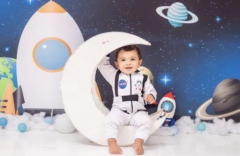 Space Birthday Photo Shoot, Cake Wall Decor, Two The Moon Birthday Party, Moon Birthday Party, Moon Baby Shower Theme, Two The Moon, Moon Birthday, Astronaut Party, Boys First Birthday Party Ideas