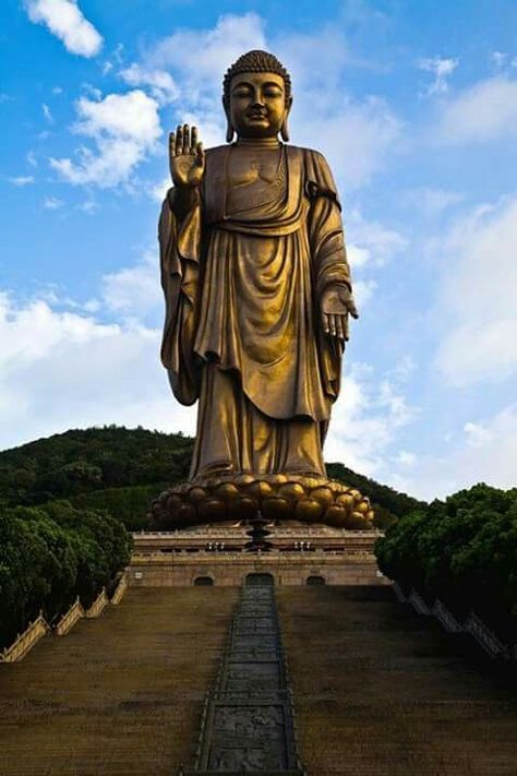 Buda Statue, Spring Temple Buddha, Famous Statues, भारतीय इतिहास, Buddhist Architecture, Visit Philly, Chinese Temple, Amitabha Buddha, Buddha Temple