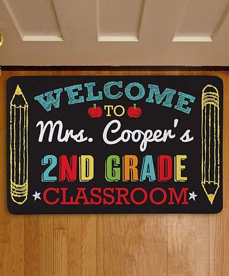 Personalized 'Welcome' Classroom Doormat Computer Decoration, Welcome To Class, Classroom Welcome, Kindergarten Classroom Decor, 2nd Grade Classroom, Computer Lab, Hand Crafts, School Bulletin Boards, New Classroom