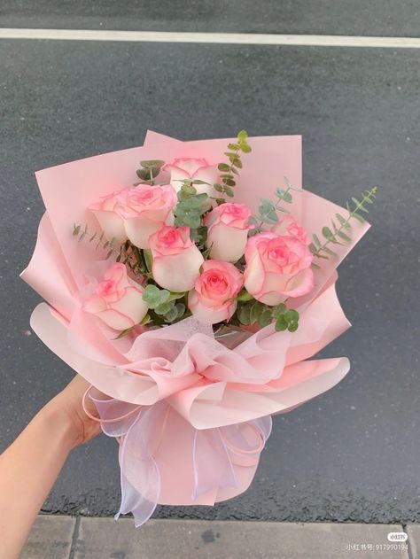 Pink Tulip And Rose Bouquet, Simple Boquets, Pink Roses Bouquet Aesthetic, Small Pink Bouquet, Pink And Red Roses Bouquet, Flower Bouquet Ideas, Flower Luxury, Flower Shop Decor, Flower Boquet