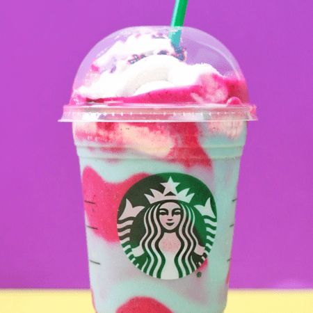 Starbucks Unicorn Frappuccino, Healthnut Nutrition, Gökkuşaği Pasta, Starbucks Caramel Frappuccino, Unicorn Frappuccino, Minuman Starbucks, Copo Starbucks, Coconut Whip, Rainbow Drinks