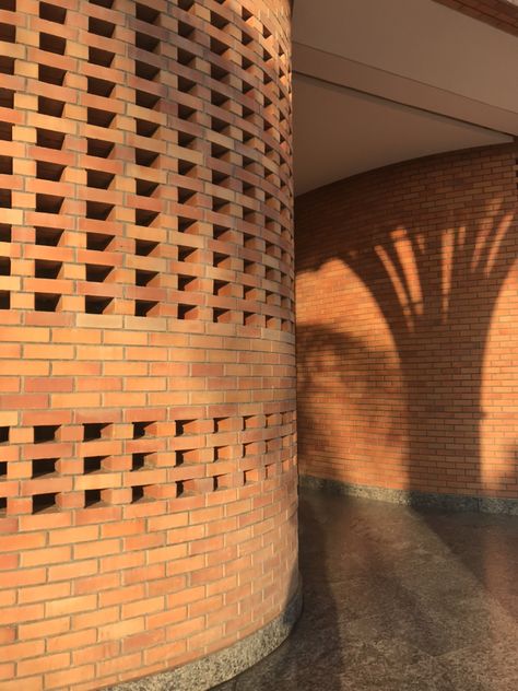 Brick Screen Wall, Wavy Brick Wall, Curved Brick Wall, Brick Studio, Brick Bonds, Brick Works, Brick Material, Wall Opening, Wall Exterior