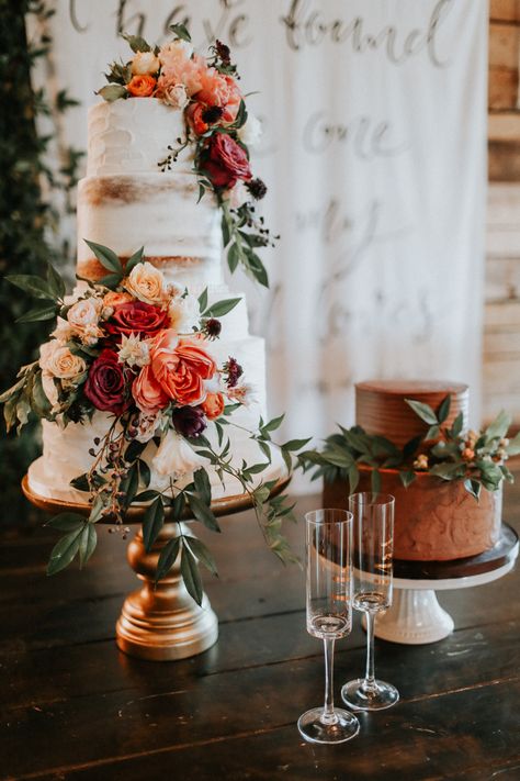 pinterest ≫∙∙cassielaynec∙∙≪ Fall Wedding Trends, Diy Wedding Food, Floral Wedding Cakes, Boda Mexicana, Wedding Cake Rustic, Fall Wedding Cakes, Wedding Cakes Vintage, Wedding Cakes With Flowers