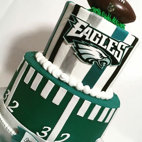 Philadelphia Eagles Cake Birthdays, Eagles Football Cake Ideas, Eagles Birthday Cake, Philadelphia Eagles Cake Ideas, Eagles Party, Philly Eagles Cake, Eagles Football Cake, Philadelphia Eagles Cake, Golden State Warriors Birthday