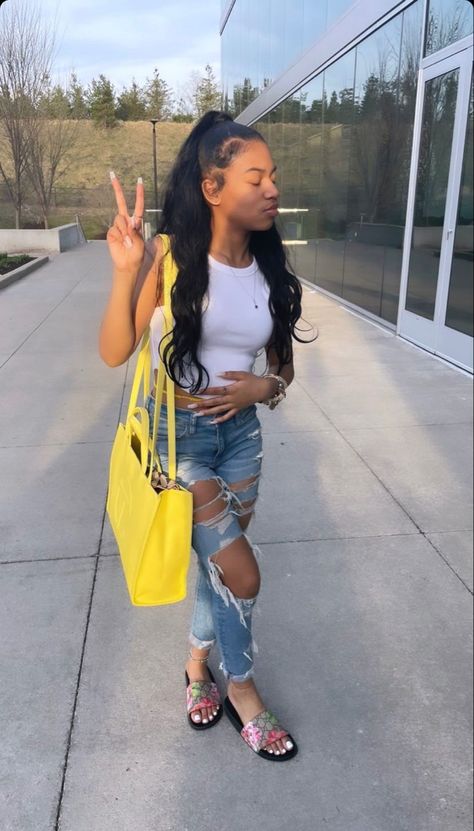 Cute Girly Outfits With Sandals, Jeans Slides Outfit, Cute Outfits With Slides, Sandal Outfits Baddie, Cute Outfits With Sandals Black Women, Outfit Ideas With Slides, Baddie Outfits With Sandals, Coach Slides Outfit Ideas, Cute Sandals Outfit Black Women