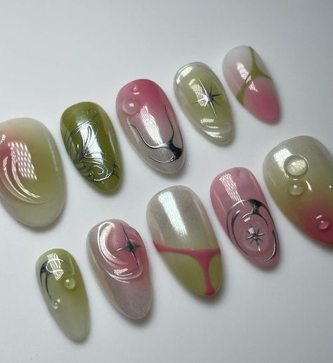 @innerbloom.nails Acrylic Nail Designs Coffin, Band Nails, Nails Arts, Retro Nails, Vintage Nails, Nails Now, Grunge Nails, Pretty Gel Nails, Really Cute Nails