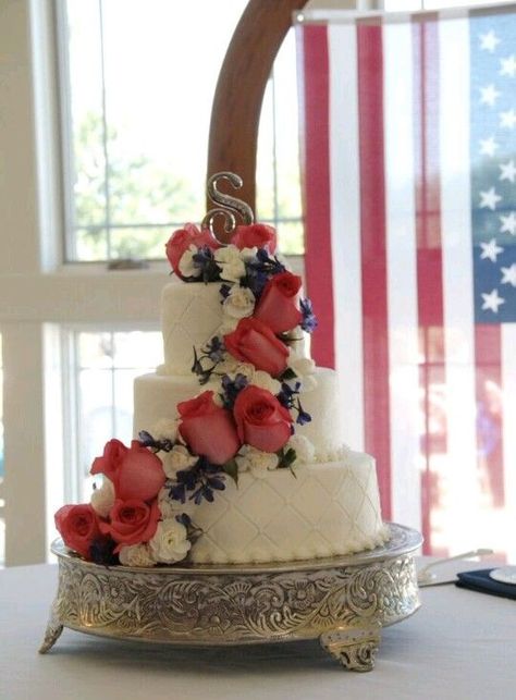 Wedding cake in front of American flag, backdrop for patriotic military wedding. Military Wedding Colors, Military Wedding Marine, Military Wedding Army, Red White Blue Wedding, Military Weddings, Reception Desserts, Army Wedding, Renewing Vows, Cake Displays