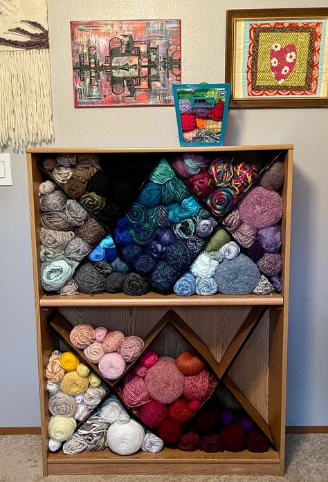 Diy Yarn Storage, Yarn Room, Knitting Room, Cardboard Storage, Yarn Organization, Diy Yarn, Yarn Storage, Quick Diy, Yarn Diy