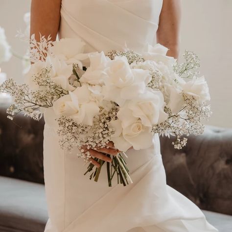 White Modern Wedding Bouquet, Modern White Bridal Bouquet, White Bride Bouquets, Modern Bride Bouquet, Modern White Bouquet, Gypsophila Wedding Bouquet, Ivory Wedding Theme, All White Bridal Bouquet, All White Bouquet