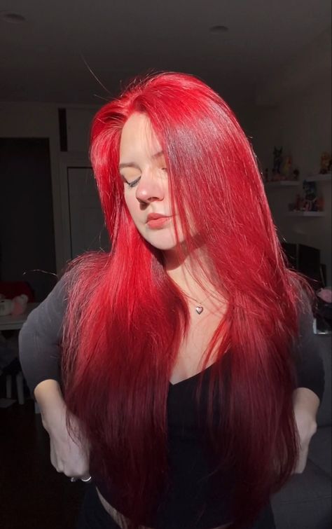 #redhair #redhaircolor #hairdye #hairdyeideas #diyhairstyle Tri Color Hair, Bright Red Hair Dye, Bright Red Hair Color, Fire Red Hair, Pretty Red Hair, Ariel Hair, Red Hair Looks, Red Hair Inspo, Cherry Hair