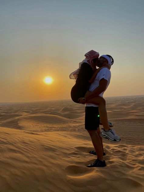 Dubai Picture Ideas, Dubai Couple, Dubai Photoshoot, Couple Travel Photos, Egypt Aesthetic, Snarky Humor, Dubai Vacation, Dubai Aesthetic, Dubai Desert