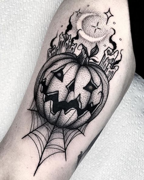 Angelo Parente on Instagram: “Halloween • 356 days 🎃🕸🕯 . . . #blackwork #inkedmag #dotworker #halloweentattoo #pumpkintattoo #dotworktattoo #tattoosnob #btattooing…” Halloween Games Online, Halloween Tattoo Ideas, Pumpkin Tattoo, Halloween Film, Creepy Halloween Decorations, Tattoos Geometric, Halloween Tattoo, Special Halloween, Orange Decor