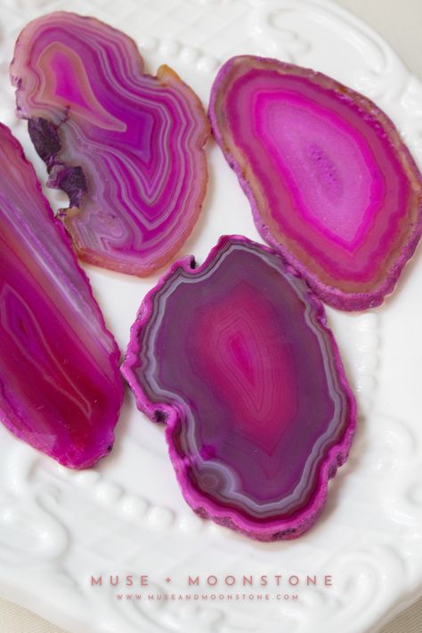 Pink Agate | The properties of the Pink Agate crystal make it a great stone to use when you are looking to work with your Divine Feminine or Goddess energy. #crystals #pinkagate #pinkcrystals Pink Agate Crystal, Witchy Corner, Agate Slices, Candle Cards, Emotional Strength, Goddess Energy, Moonstone Crystal, Pink Agate, Agate Slice