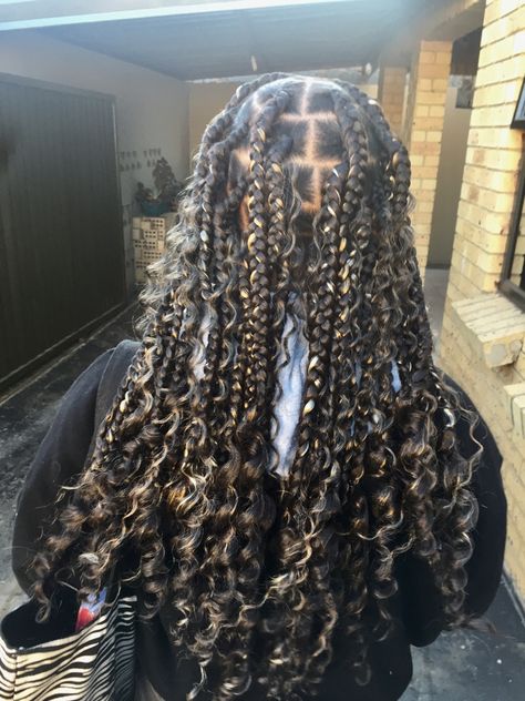 Curled Jumbo Box Braids, Large Goddess Braids With Curls, Large Knotless Box Braids With Curls, Knotless Box Braids Color, Goddess Knotless Box Braids, Braids Knotless Box Braids, Box Braids Color, Large Knotless Box Braids, Box Braids With Curls