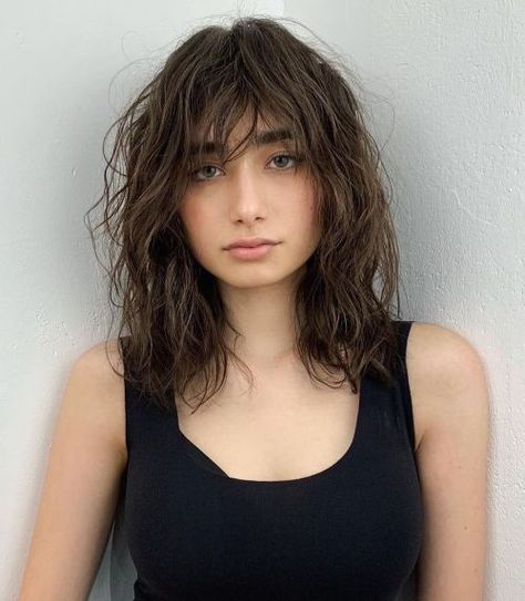 15 Best Wash and Go Haircuts You Can Style in No Time Haircut For Square Face Wavy Hair, Haircuts For Box Faces, Hairstyles For Chunky Faces For Women, Hair Ideas For Square Faces, Square Face Haircut Women, Wavy Hair Bangs Square Face, Haircuts For Square Faces Short, Square Face Wavy Hair, Hair For Square Jaw