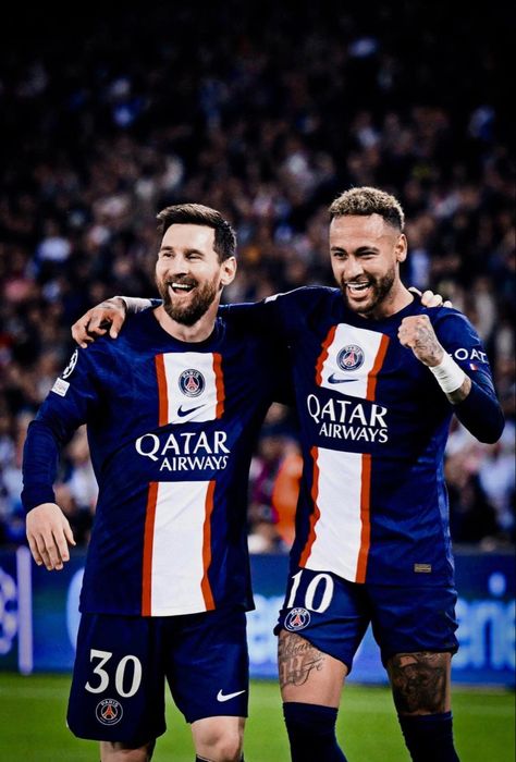 Leo Messi And Neymar Jr, Messi E Neymar, Neymar Messi Friendship, Neymar And Messi Selfie, Neymar And Messi In Barcelona, Diy Cake Topper Birthday, Black And White Art Drawing, Diy Cake Topper, Very Inspirational Quotes