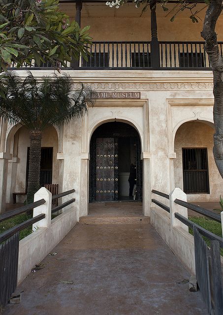 Swahili Architecture ~ Entrance Door Of The Swahili Museum, Lamu, Kenya Swahili Architecture Interior Design, East African Architecture, Kenyan Architecture, Kenyan Houses, Swahili Design, Swahili Chic, Swahili Architecture, Swahili Culture, Swahili Coast