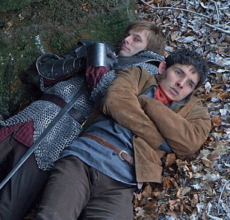 You all comfy and snuggly there Merlin and Arthur? Merlin Memes, Merlin Funny, Merlin Colin Morgan, Merlin Series, Merlin Fandom, Merlin Cast, Roi Arthur, Merlin And Arthur, Arthur Pendragon