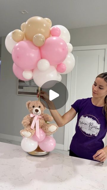 Balloon And Bear Centerpiece, Bear In A Basket Balloons, Teddy Balloon Decoration, Teddy Balloon Centerpiece, Teddy Bear Centre Piece, Easy Teddy Bear Centerpieces, Bearly Wait Centerpieces Diy, Diy Teddy Bear Balloon Centerpiece, Teddy Bear Baby Shower Balloon Centerpiece