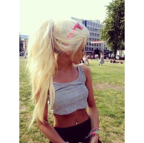 Blonde Straight Ponytail Hairstyles, Russia Women, Barbie Blonde, Bleach Blonde Hair, Straight Ponytail, Brazilian Hair Bundles, Bleach Blonde, Long Blonde, Haircuts For Long Hair