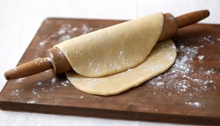 Shortcrust pastry Easy Shortcrust Pastry Recipes, How To Make Pastry, Gordon Ramsey Recipes, Shortcrust Pastry Recipes, Short Pastry, Gordon Ramsay Recipe, Pastry Recipe, Bbc Food, British Baking