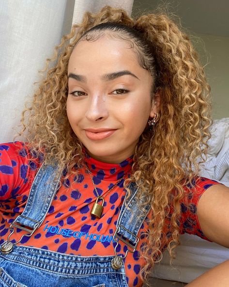 Ella Eyre, Happy Sunday, Boy Or Girl, Dreadlocks, Instagram Profile, Hair Styles, Hair, Beauty, Instagram