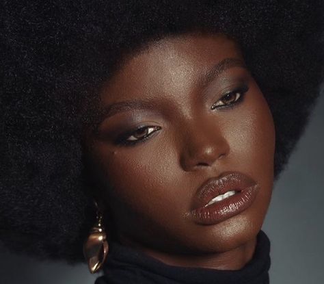 1920s Makeup Black Women, Dark Feminine Makeup Black Women, 1940s Dior, Office Siren Makeup, Dark Feminine Makeup Looks, Afro Glam, 1920’s Makeup, 1920 Makeup, 1930s Makeup