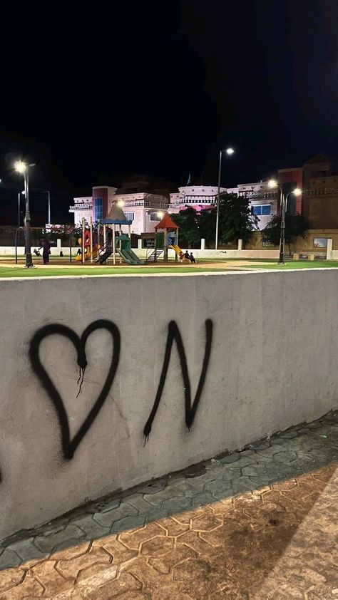 N Letter, Graffiti, Wall