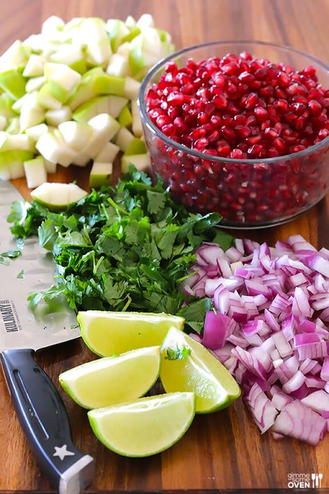 Pomegranate Salsa, Pomegranate Recipes, Pomegranate Salad, Gimme Some Oven, Think Food, Salsa Recipe, 5 Ingredient, Soup And Salad, Appetizer Snacks