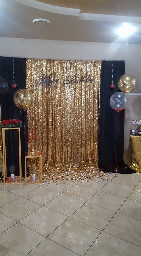 Gatsby Party Decorations, Trendy Party Decor, Gatsby Themed Party, Gatsby Theme, Sequin Backdrop, Great Gatsby Party, Nye Party, Gold Diy, 60th Birthday Party