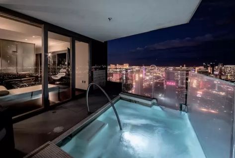 Pent House Balcony, Penthouse Balcony With Pool, Penthouse Apartment Balcony, Las Vegas Penthouse Suite, Las Vegas Condo, Luxury Penthouse Apartment Aesthetic, Nyc Penthouse Bathroom, Luxury Penthouse Balcony, Penthouse Apartment Living Rooms