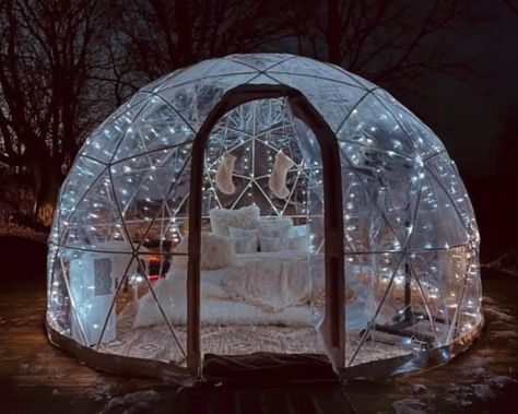 Cozy Airbnb, Garden Igloo, Romantic Winter Getaways, Geodesic Dome Homes, Wind Break, Bubble Tent, Tent Decorations, Dome Tent, Geodesic Dome