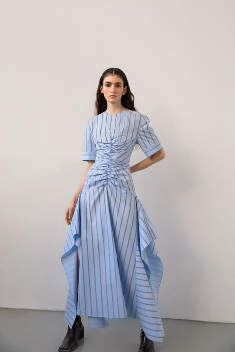 Pencil Dress Outfit, Stylish Business Outfits, Japan Dress, 2023 Lookbook, Pre Fall 2023, Fashion Sketches Dresses, Stripe Outfits, Arab Fashion, Ruched Bodice