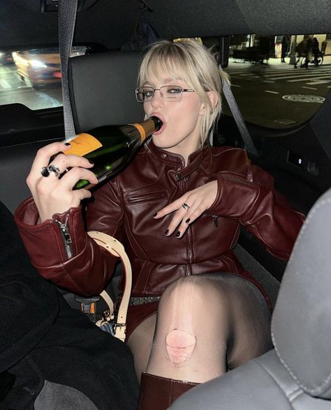 kie on X: "icon https://t.co/S4gODxQDeu" / X Blonde Wife, Renee Rapp, Trendy Glasses, Happy Birthday To Me, January 10, Woman Crush, Mean Girls, Y2k Fashion, Celebrities Female