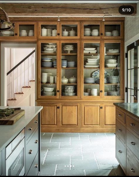 Historic Kitchen Cabinets, Countertop Styling, Dream House Country, Shell Cottage, Kitchen Joinery, Historic Kitchen, Tile Countertop, Old World Home, City Kitchen